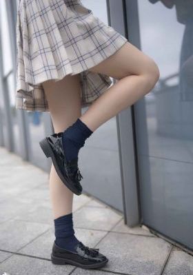 侵犯人妻女新任女教师电影_BD英语HD高清在线观看